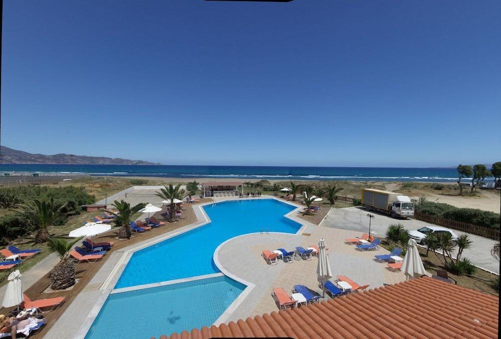 Hotel Akti Corali 3*